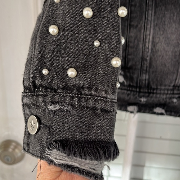 Chelsea DeBoer Black Penny Pearl Distressed Jacket with Pockets - Picture 6 of 9